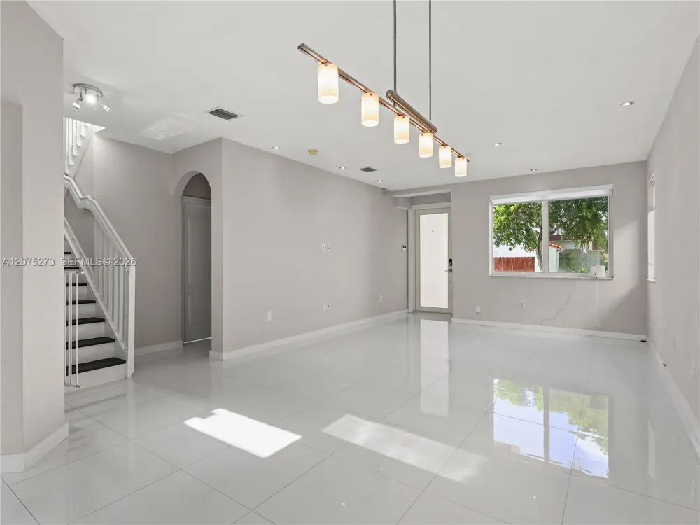 15392 SW 25th Ter Miami, FL 33185