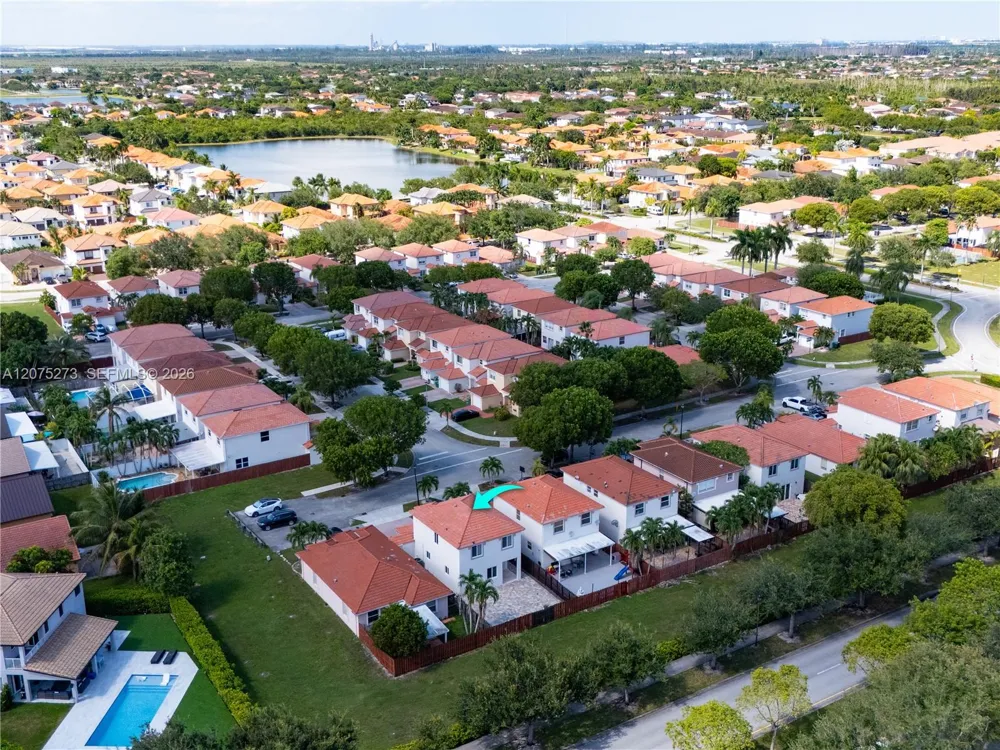 15392 SW 25th Ter Miami, FL 33185