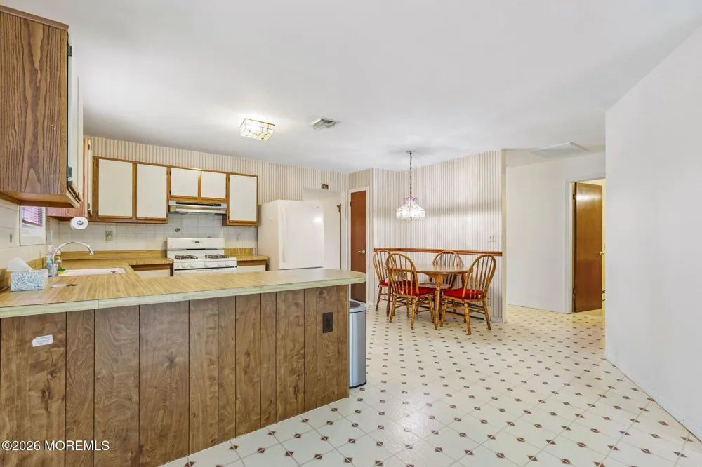 28 W Kinkora Court W Toms River, NJ 08757