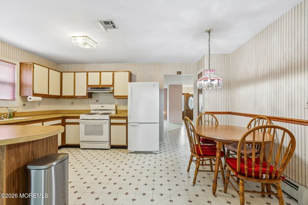 28 W Kinkora Court W Toms River, NJ 08757