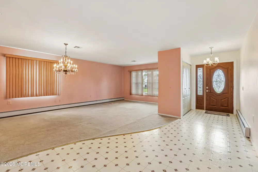 28 W Kinkora Court W Toms River, NJ 08757