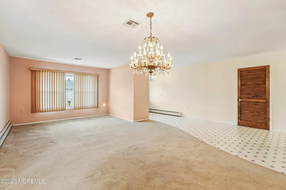 28 W Kinkora Court W Toms River, NJ 08757