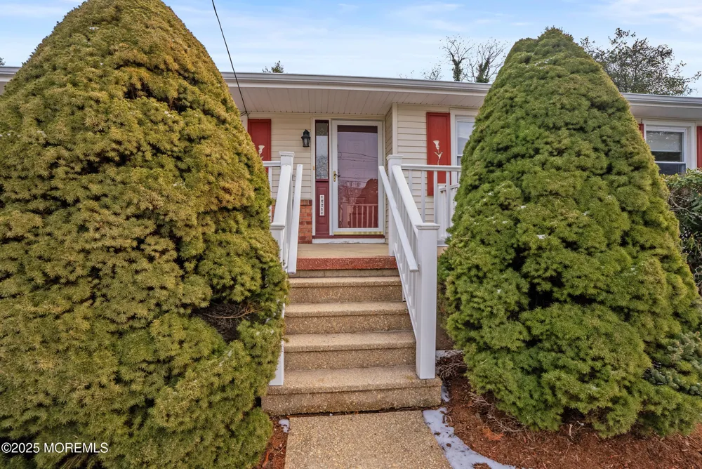 221 Belmar Avenue Oakhurst, NJ 07755