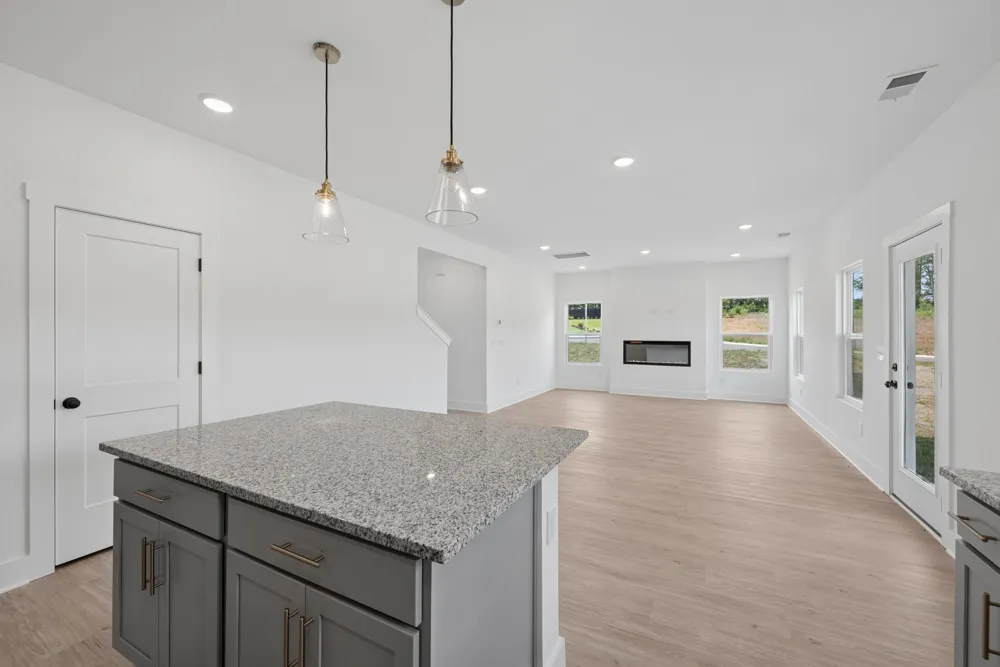 2564 Peaceful Valley Dr Columbia, TN 38401