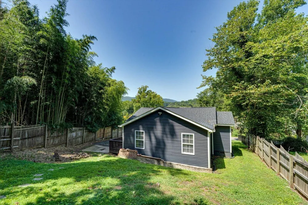 700 Runyan Drive Chattanooga, TN 37405