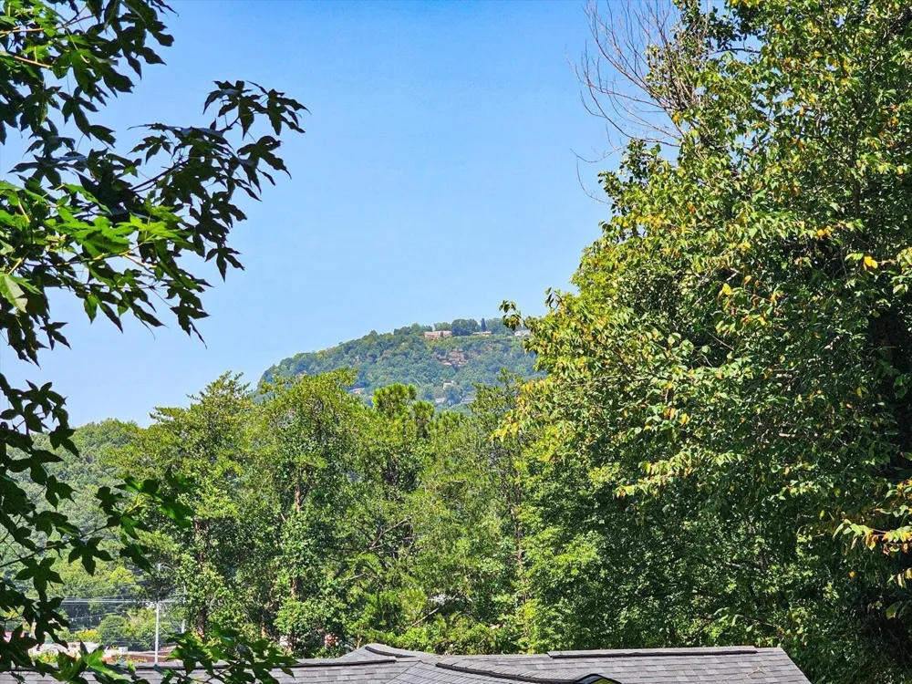 700 Runyan Drive Chattanooga, TN 37405