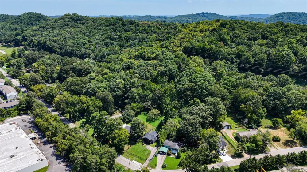 700 Runyan Drive Chattanooga, TN 37405