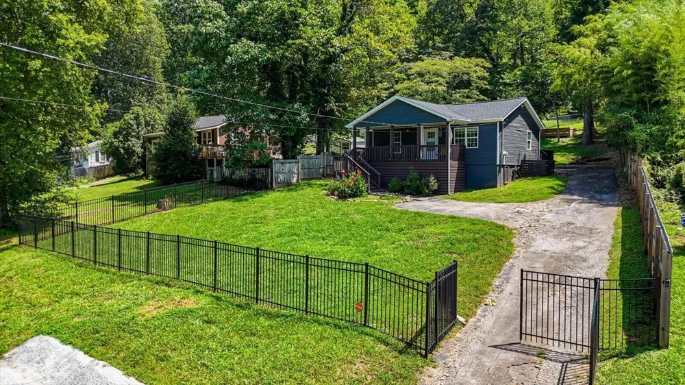 700 Runyan Drive Chattanooga, TN 37405