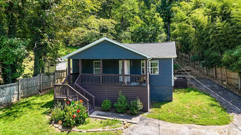 700 Runyan Drive Chattanooga, TN 37405