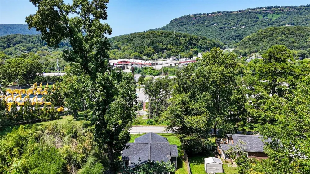 700 Runyan Drive Chattanooga, TN 37405