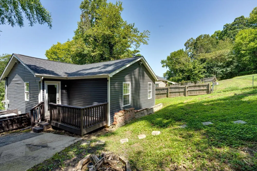 700 Runyan Drive Chattanooga, TN 37405