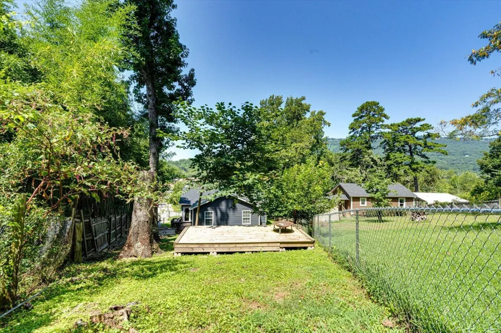 700 Runyan Drive Chattanooga, TN 37405