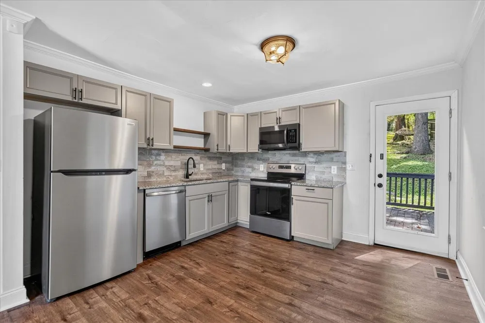 700 Runyan Drive Chattanooga, TN 37405