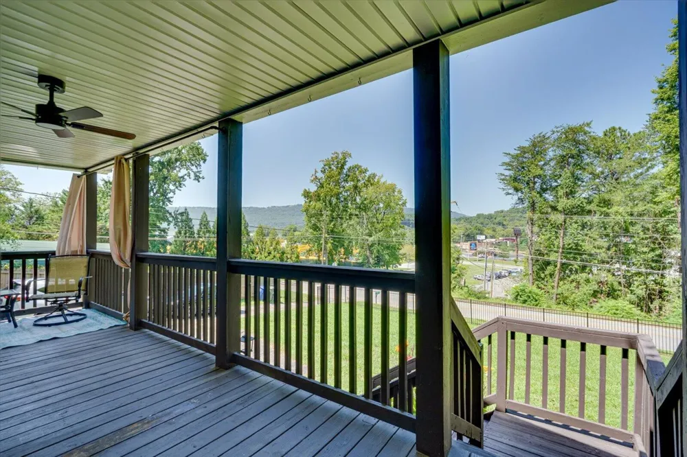 700 Runyan Drive Chattanooga, TN 37405