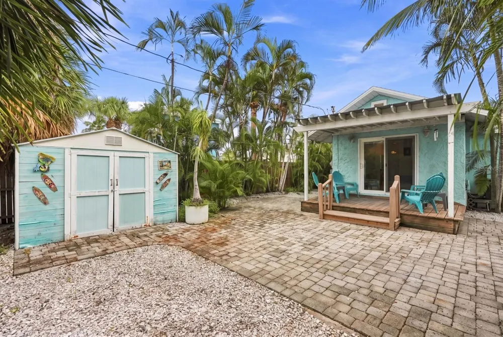 13123 4TH STREET E Madeira Beach, FL 33708