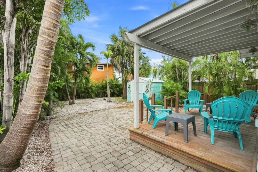 13123 4TH STREET E Madeira Beach, FL 33708