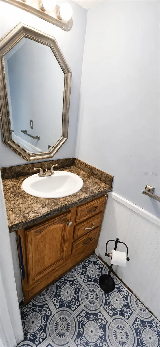 2405 SE 16TH AVENUE #B ocala, FL 34471
