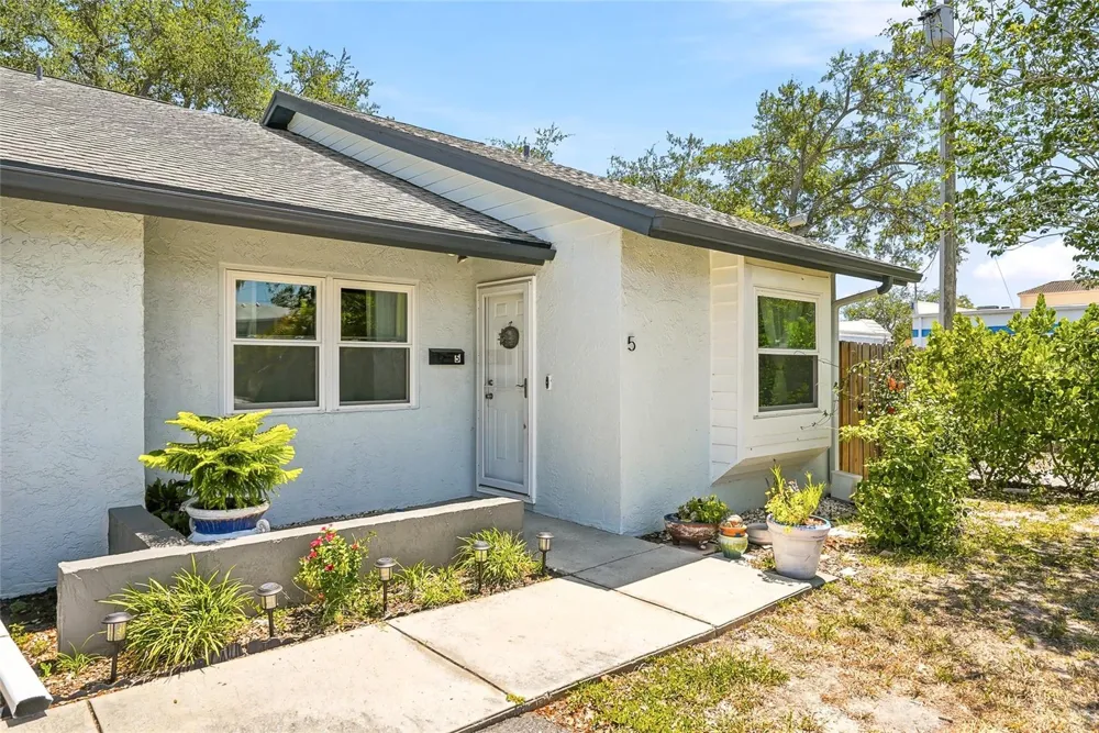 366 47TH AVENUE #5 St Petersburg, FL 33703