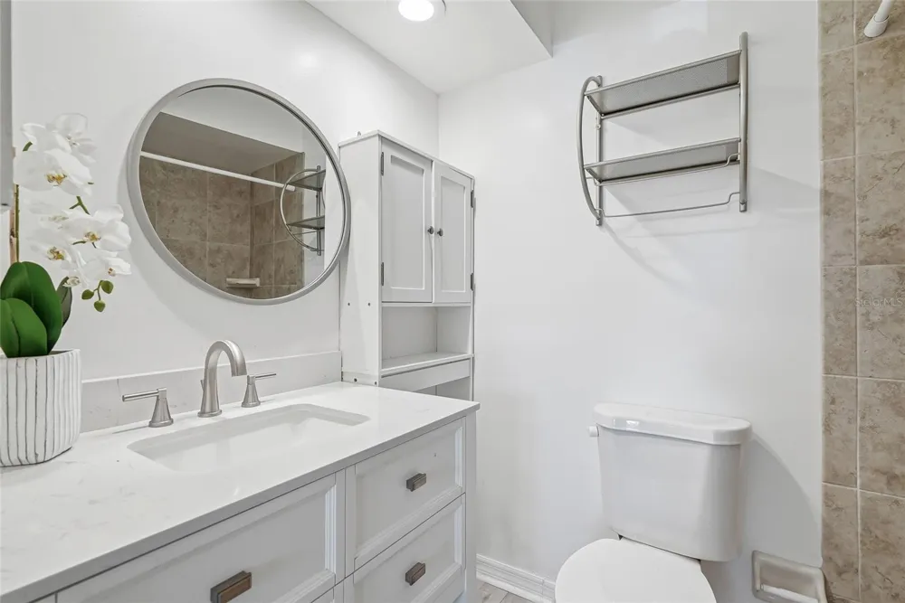 366 47TH AVENUE #5 St Petersburg, FL 33703