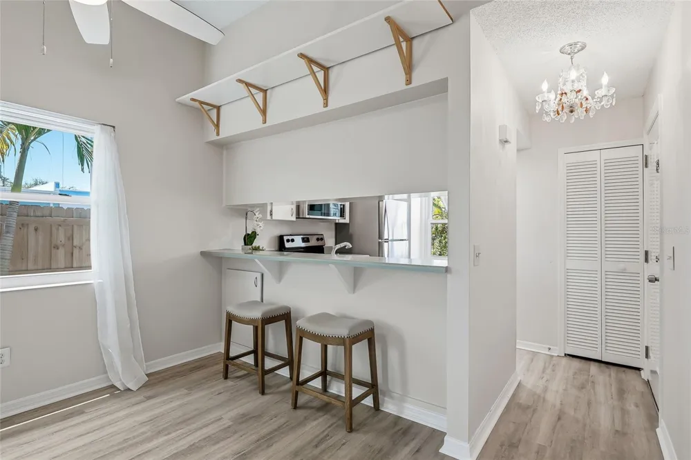366 47TH AVENUE #5 St Petersburg, FL 33703