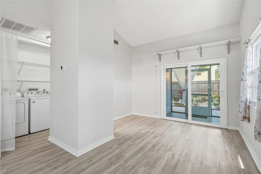 366 47TH AVENUE #5 St Petersburg, FL 33703