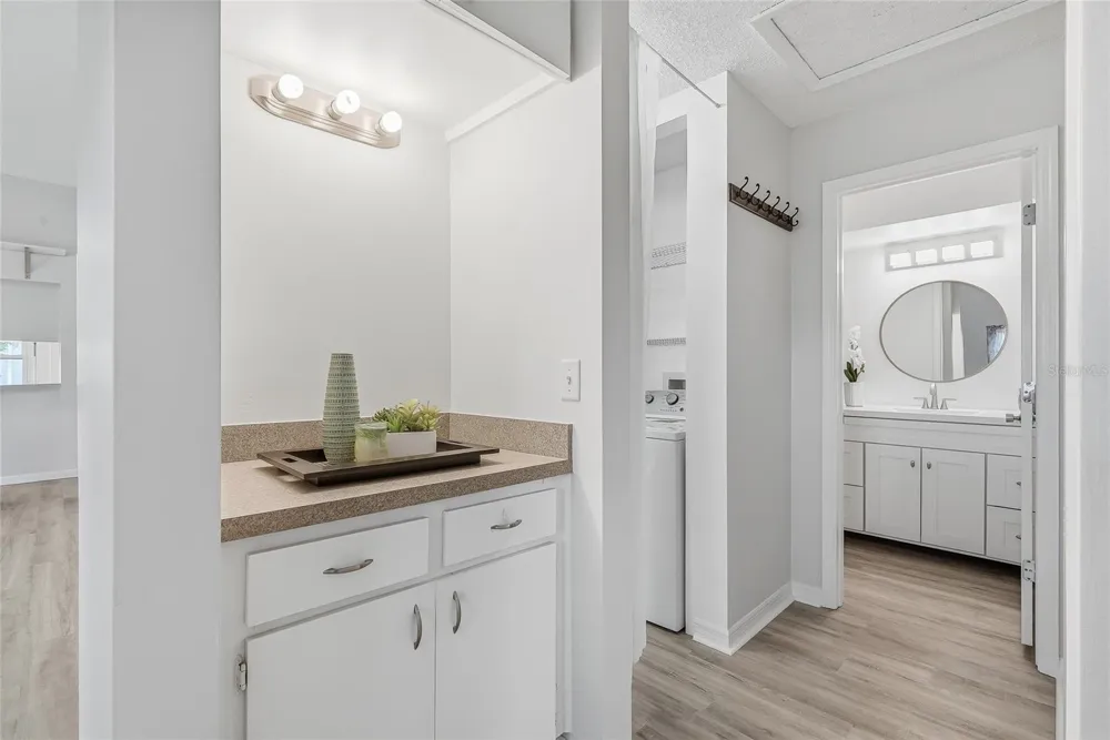 366 47TH AVENUE #5 St Petersburg, FL 33703