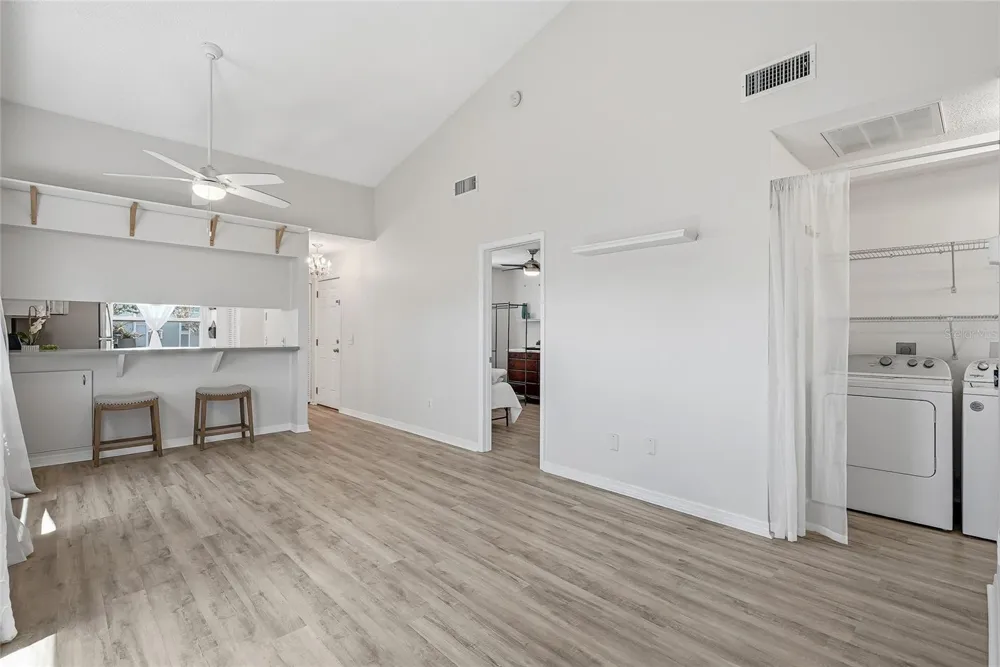 366 47TH AVENUE #5 St Petersburg, FL 33703