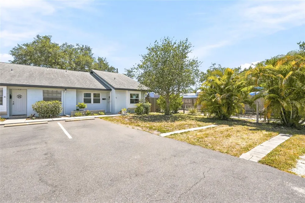 366 47TH AVENUE #5 St Petersburg, FL 33703