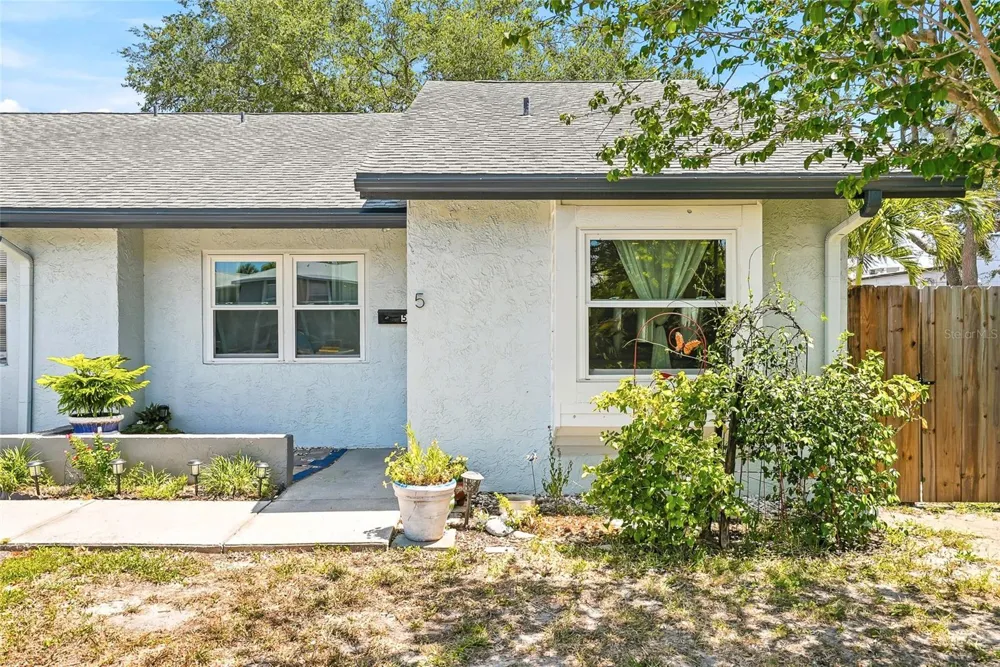 366 47TH AVENUE #5 St Petersburg, FL 33703