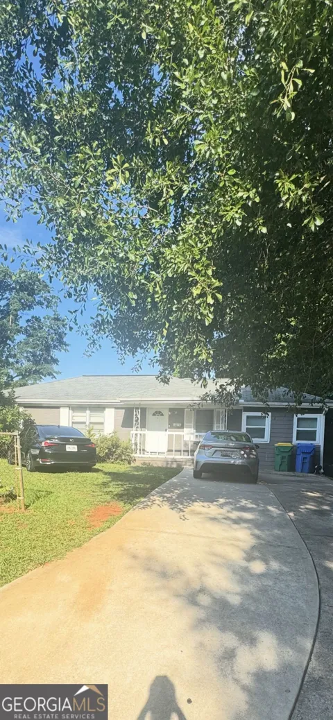 4277 Iowa DR