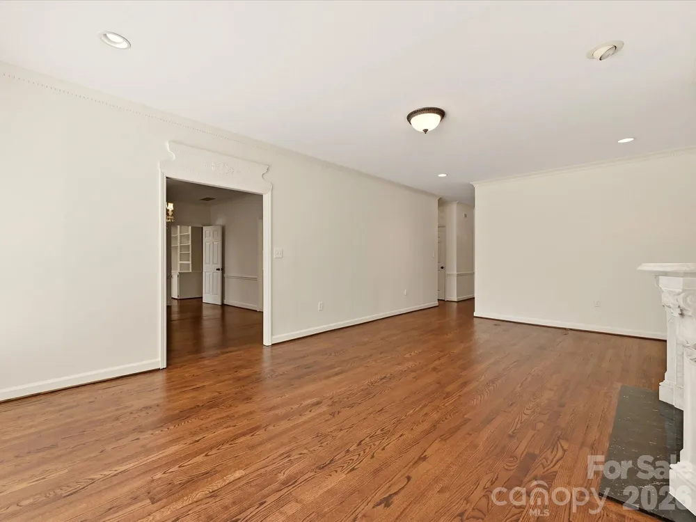 806 Cherokee Road Charlotte, NC 28207