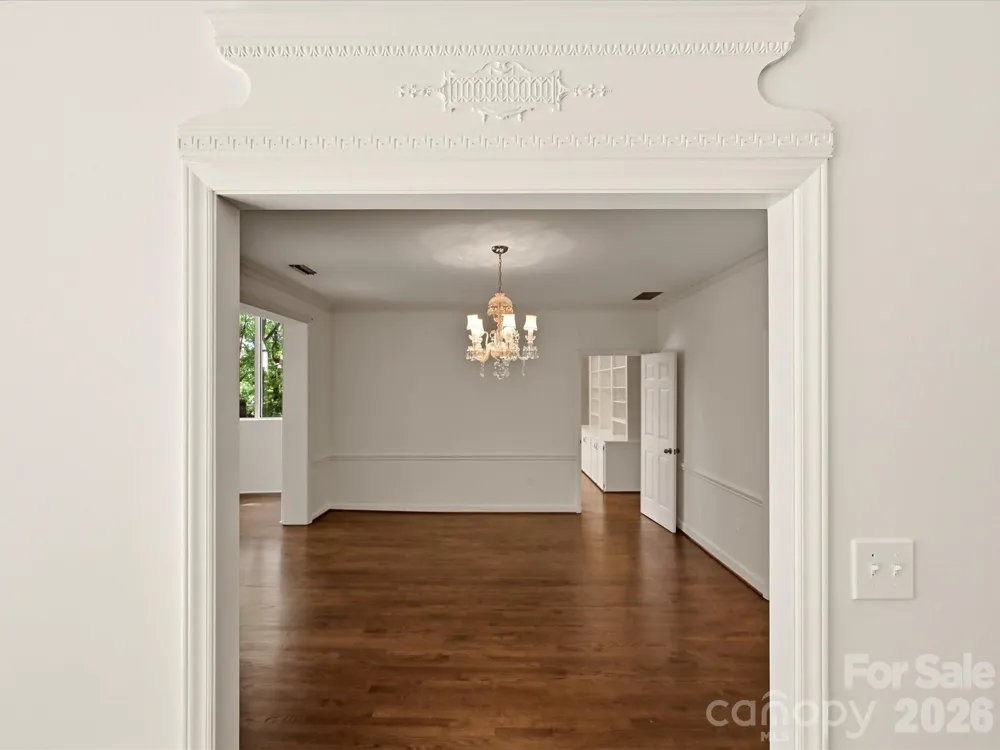 806 Cherokee Road Charlotte, NC 28207