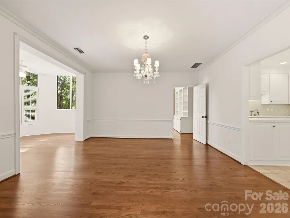 806 Cherokee Road Charlotte, NC 28207