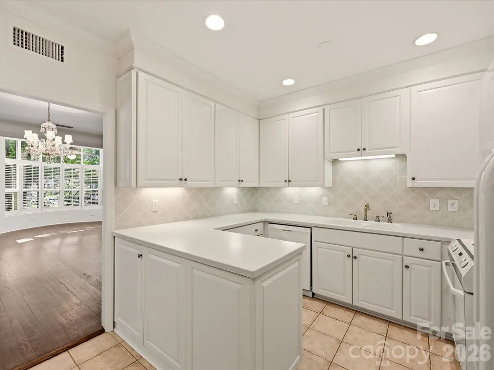 806 Cherokee Road Charlotte, NC 28207