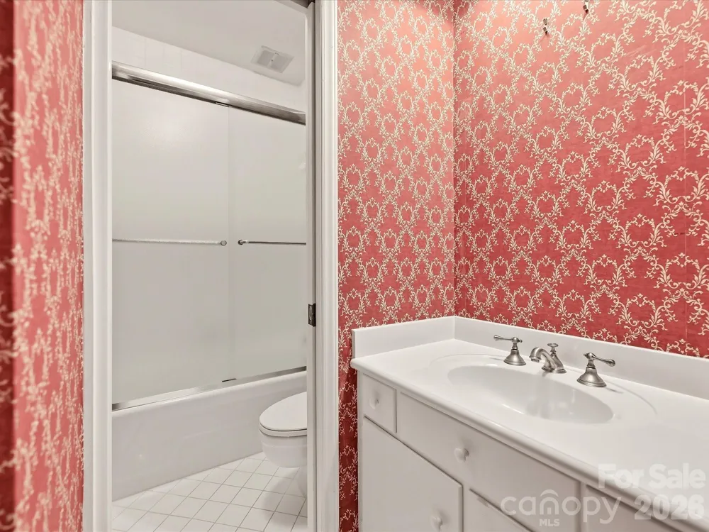 806 Cherokee Road Charlotte, NC 28207