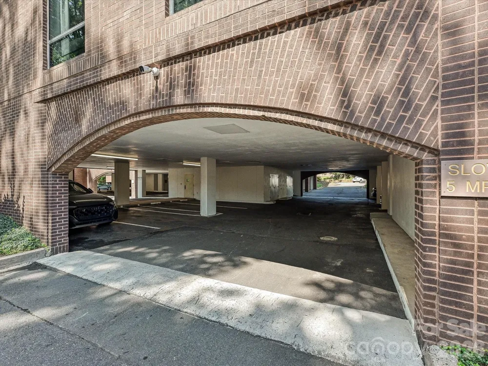 806 Cherokee Road Charlotte, NC 28207