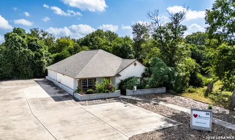 215 COURTYARD DR