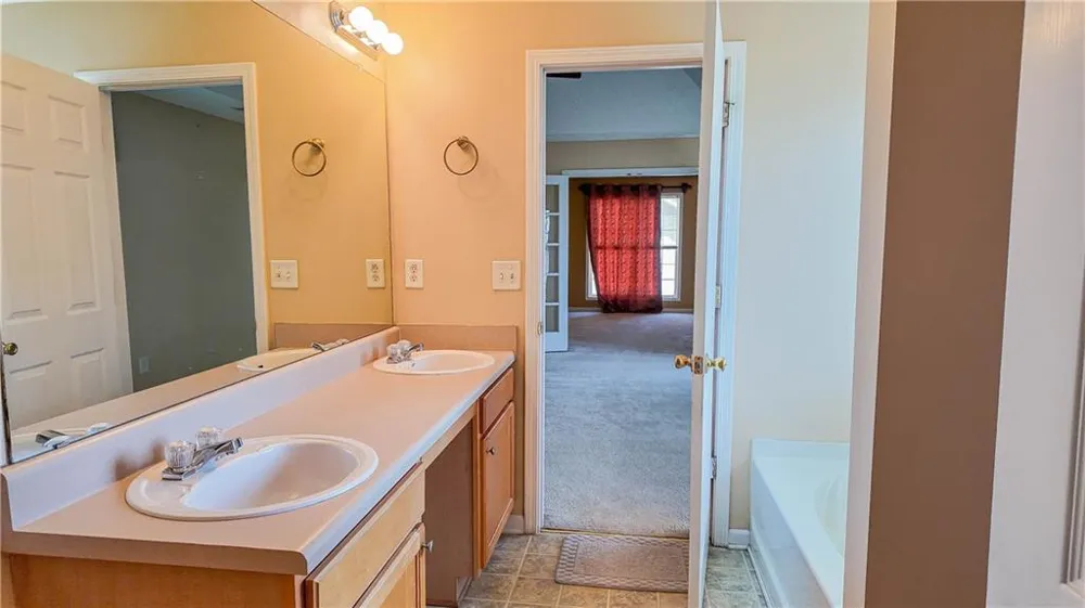 2760 Rusticwood Drive Snellville, GA 30078