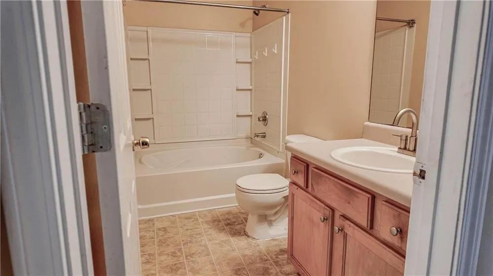 2760 Rusticwood Drive Snellville, GA 30078