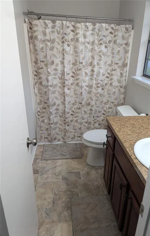 945 Hemingway Road Stone Mountain, GA 30088