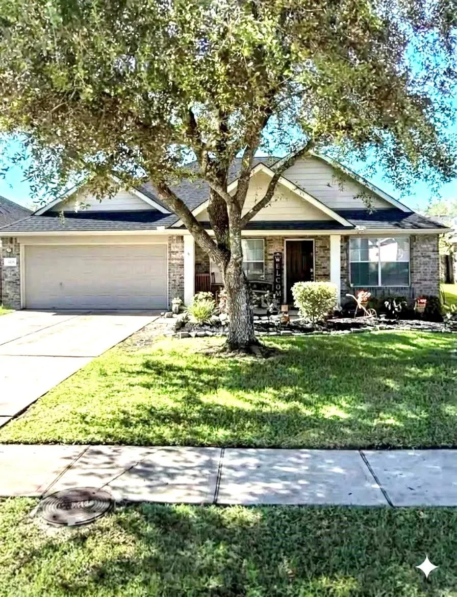 6704 Kevincrest Drive Pearland, TX 77584