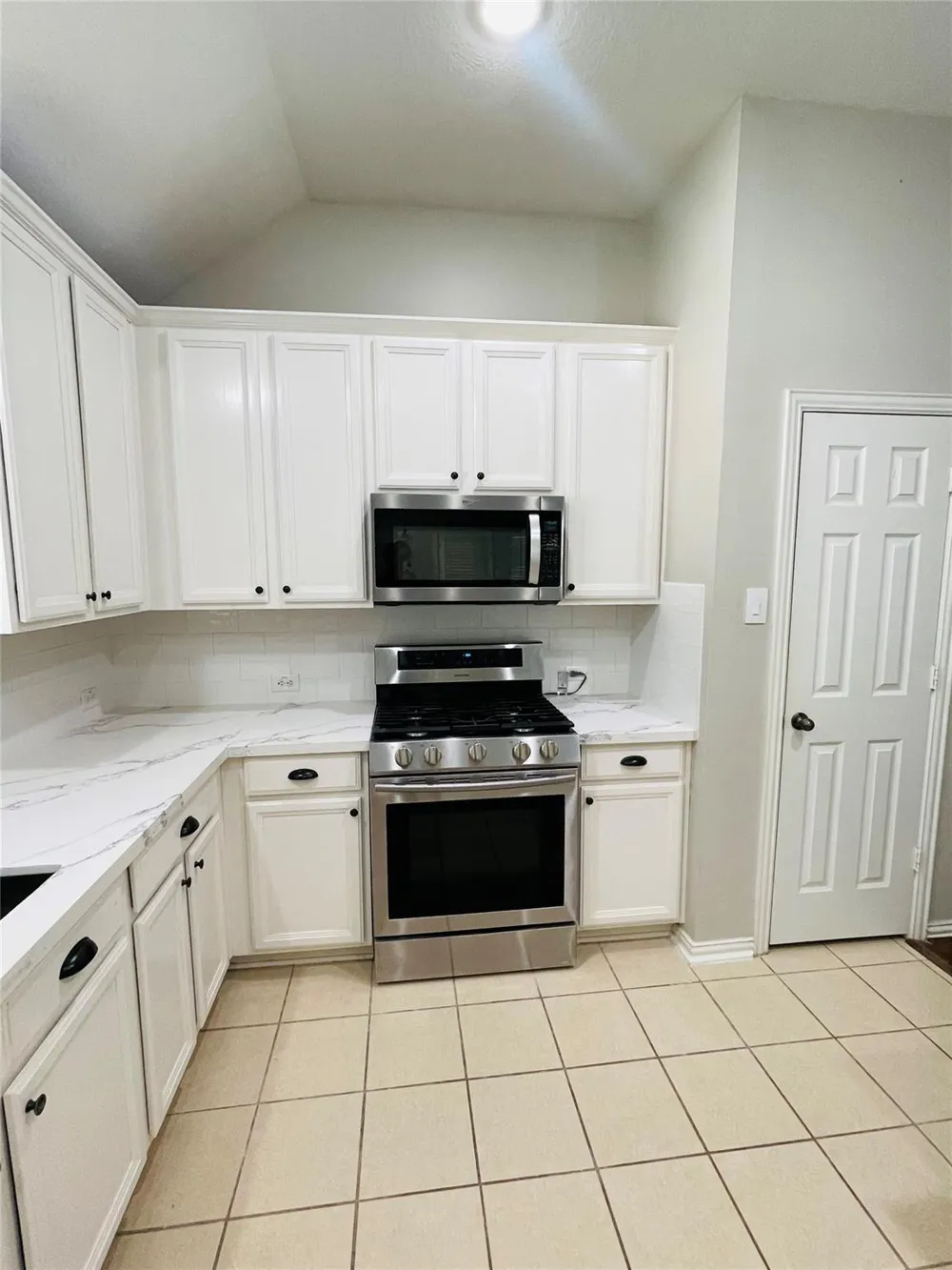 6704 Kevincrest Drive Pearland, TX 77584