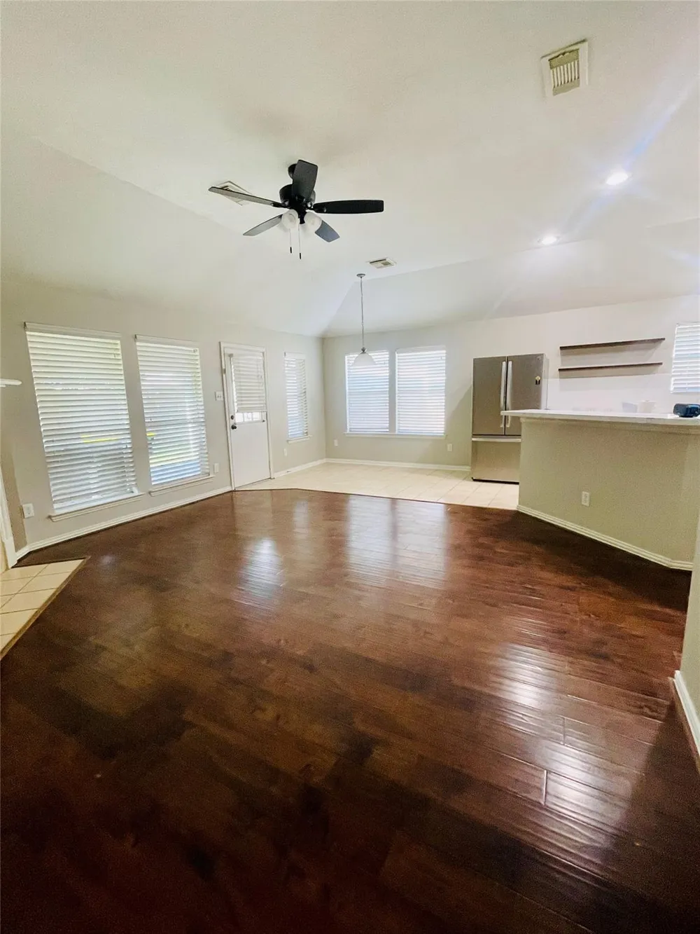 6704 Kevincrest Drive Pearland, TX 77584