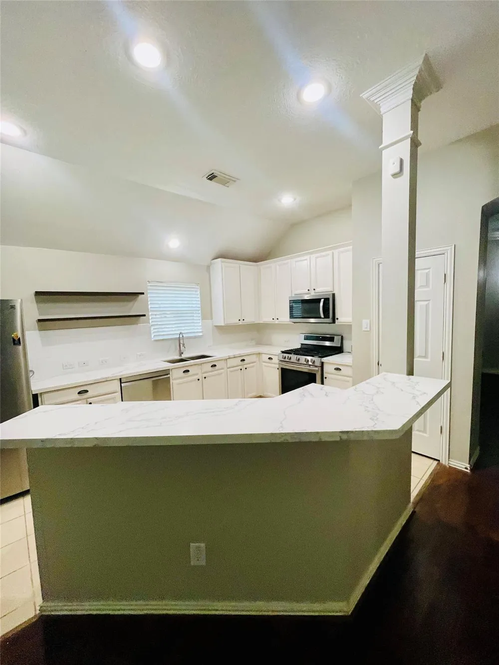 6704 Kevincrest Drive Pearland, TX 77584