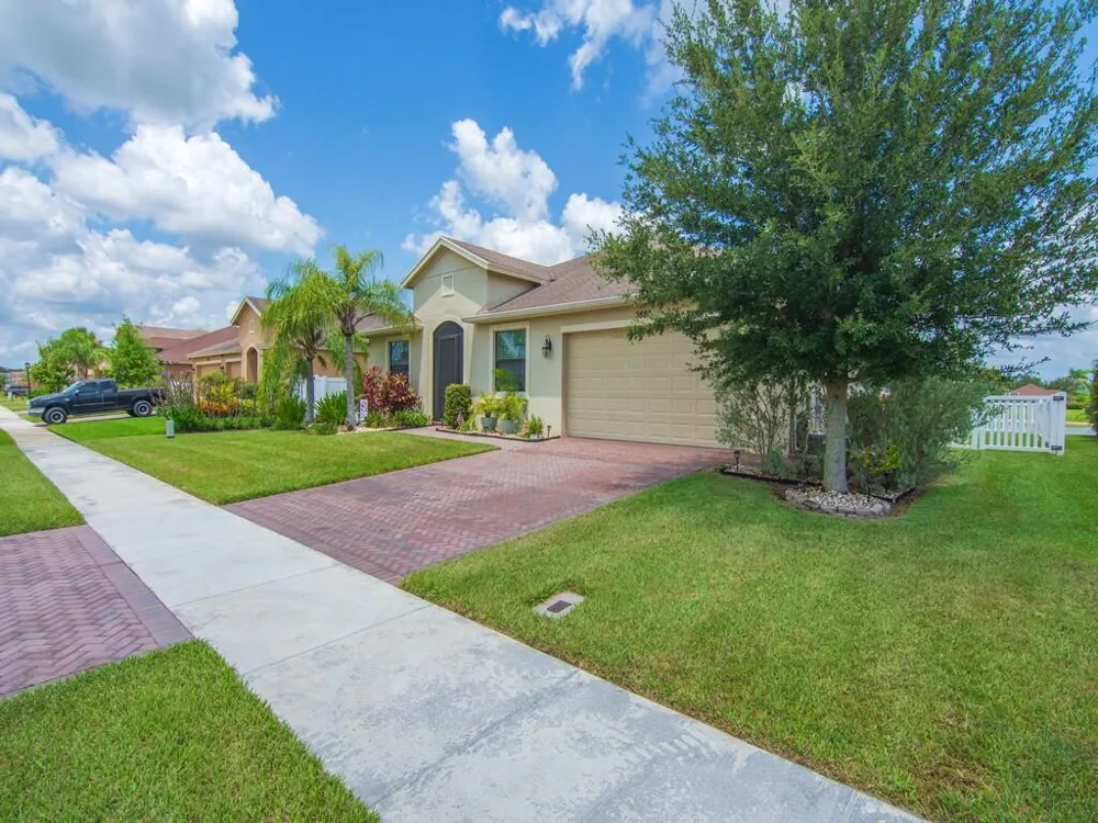 9880 Verona Manor Vero Beach, FL 32966
