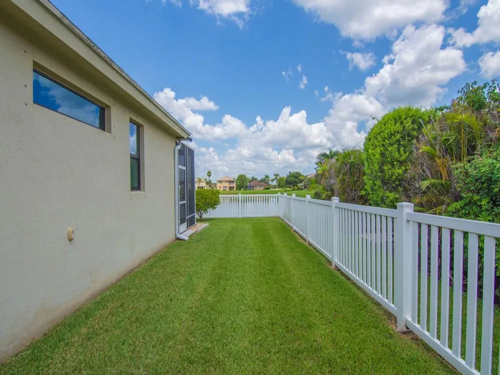9880 Verona Manor Vero Beach, FL 32966