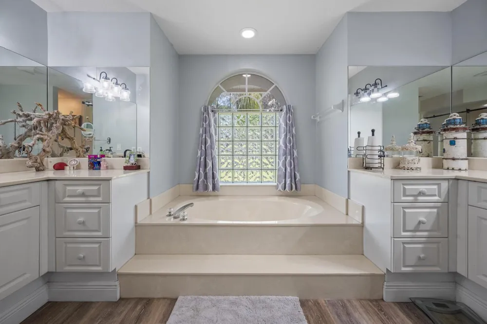 2558 PALM DEER DRIVE 