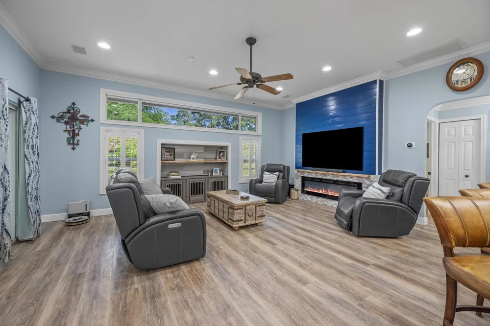 2558 PALM DEER DRIVE 