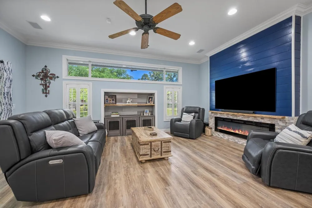2558 PALM DEER DRIVE 