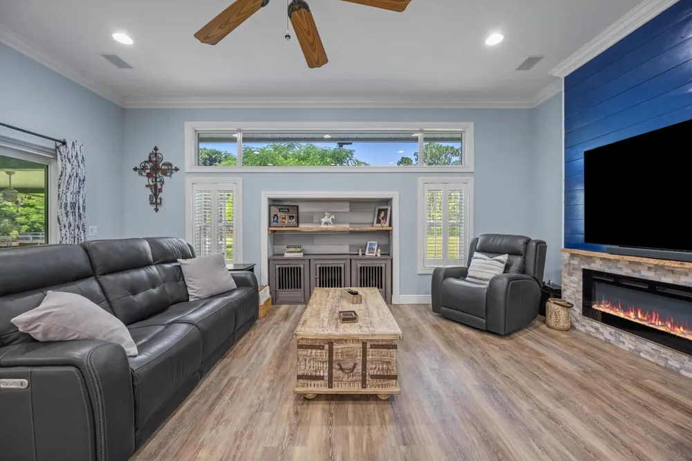2558 PALM DEER DRIVE 